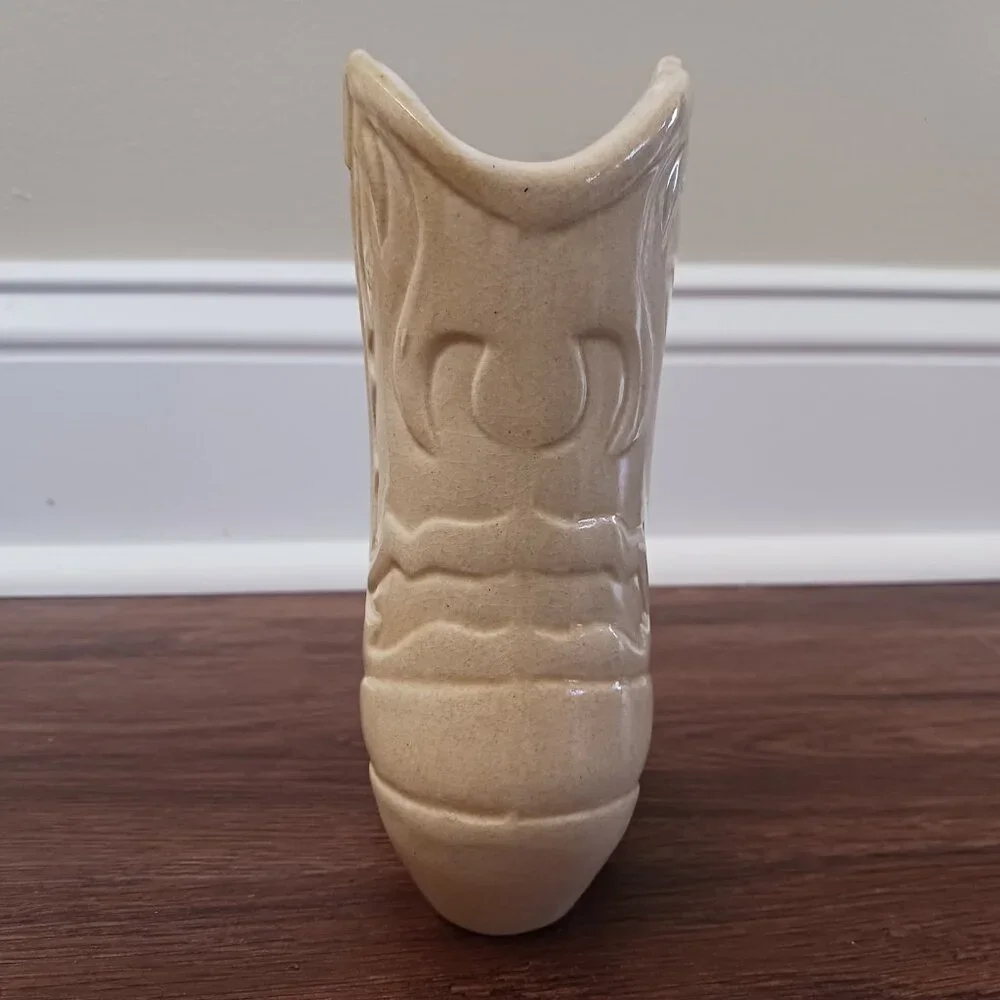 The Wagon Wheel Waikiki Hawaii Ceramic Souvenir‎ Cowboy Boot Daga Hawaii